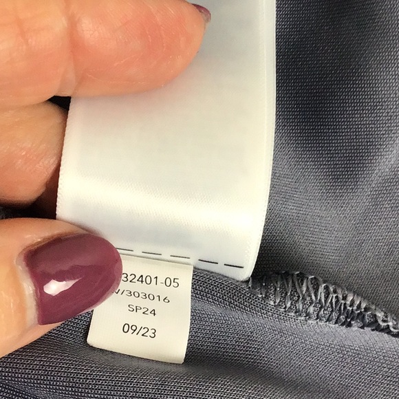 VGUC Athleta Seasoft Scoop Neck Bluish gray Sweatshirt Women’s Small - Picture 11 of 13